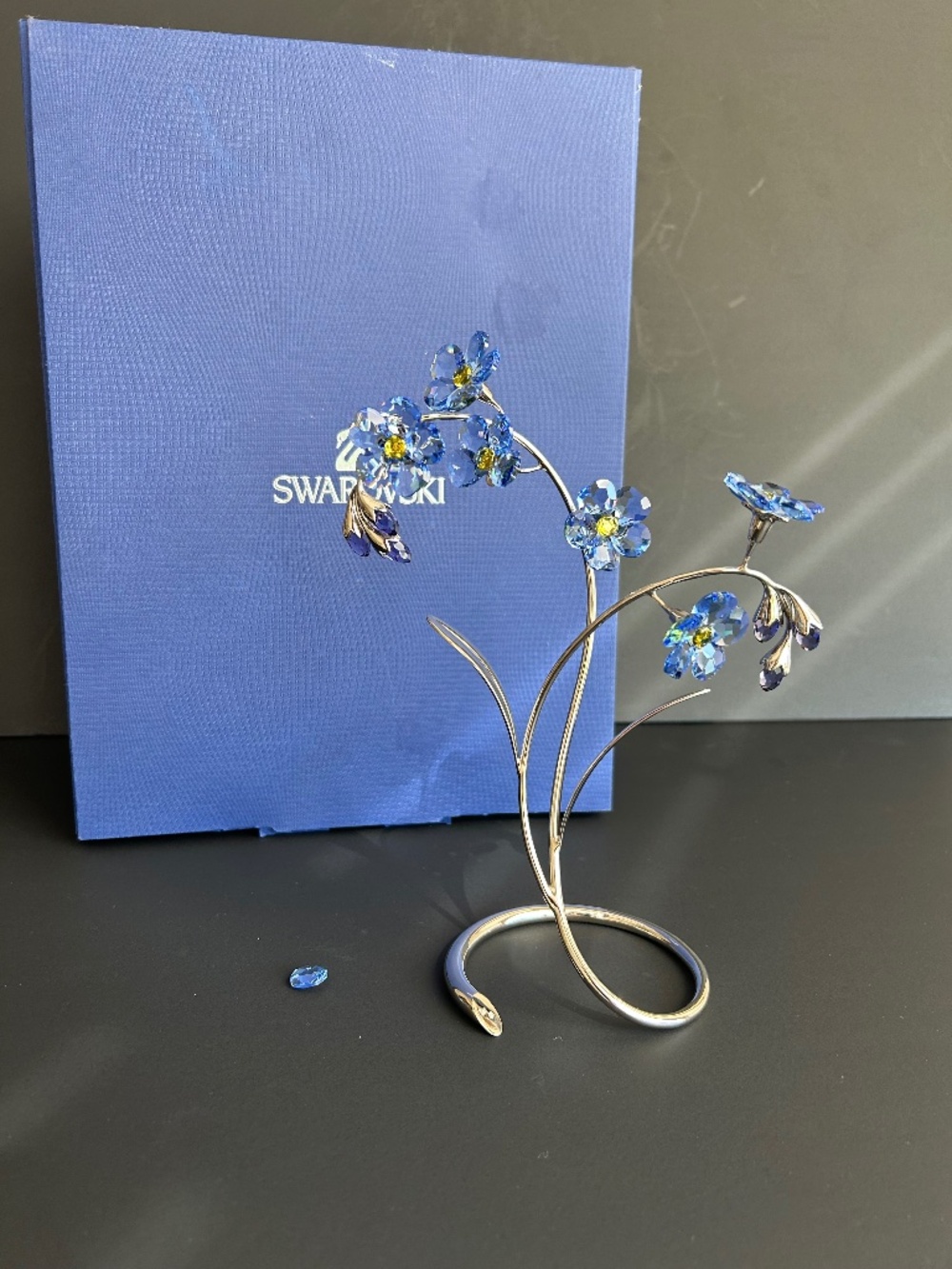 Damaged Retired Swarovski Danuba Sapphire Forget-Me-Not in original box